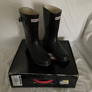 Hunter rain boots – short/mid-calf in black